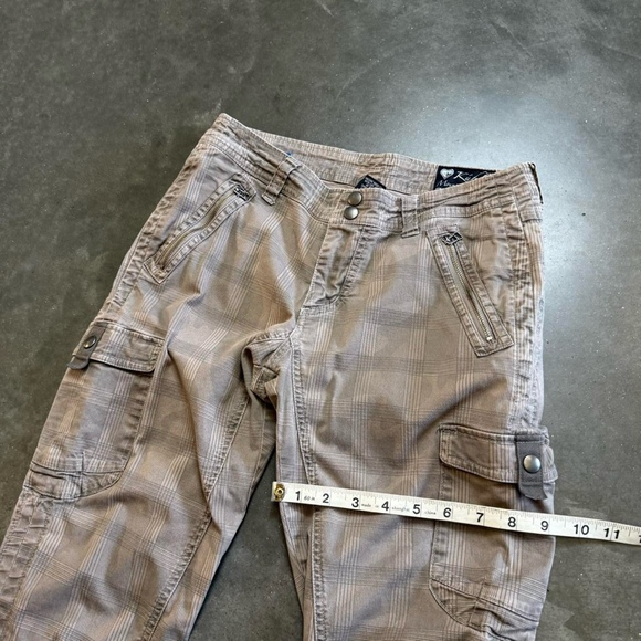Women’s Kuhl Cargo Gorpcore/Hiking Pants - Picture 6 of 8